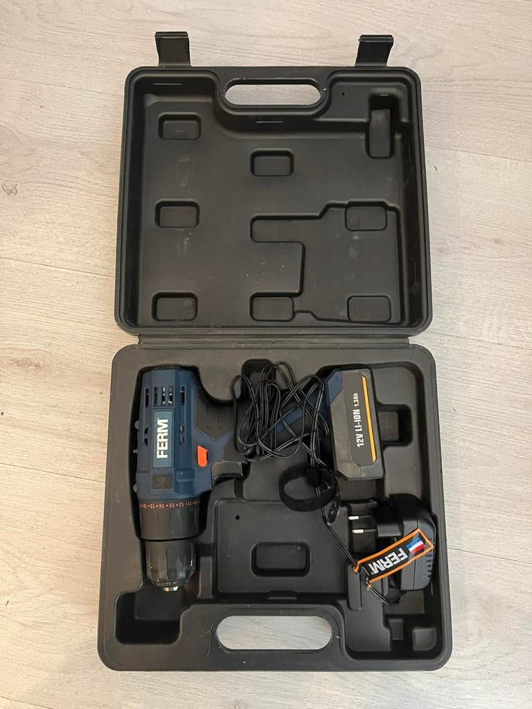 Ferm boor 12V 1.3Ah + oplader in doos, Ophalen of Verzenden, Zo goed als nieuw, Minder dan 400 watt, Boor- en Schroefmachine