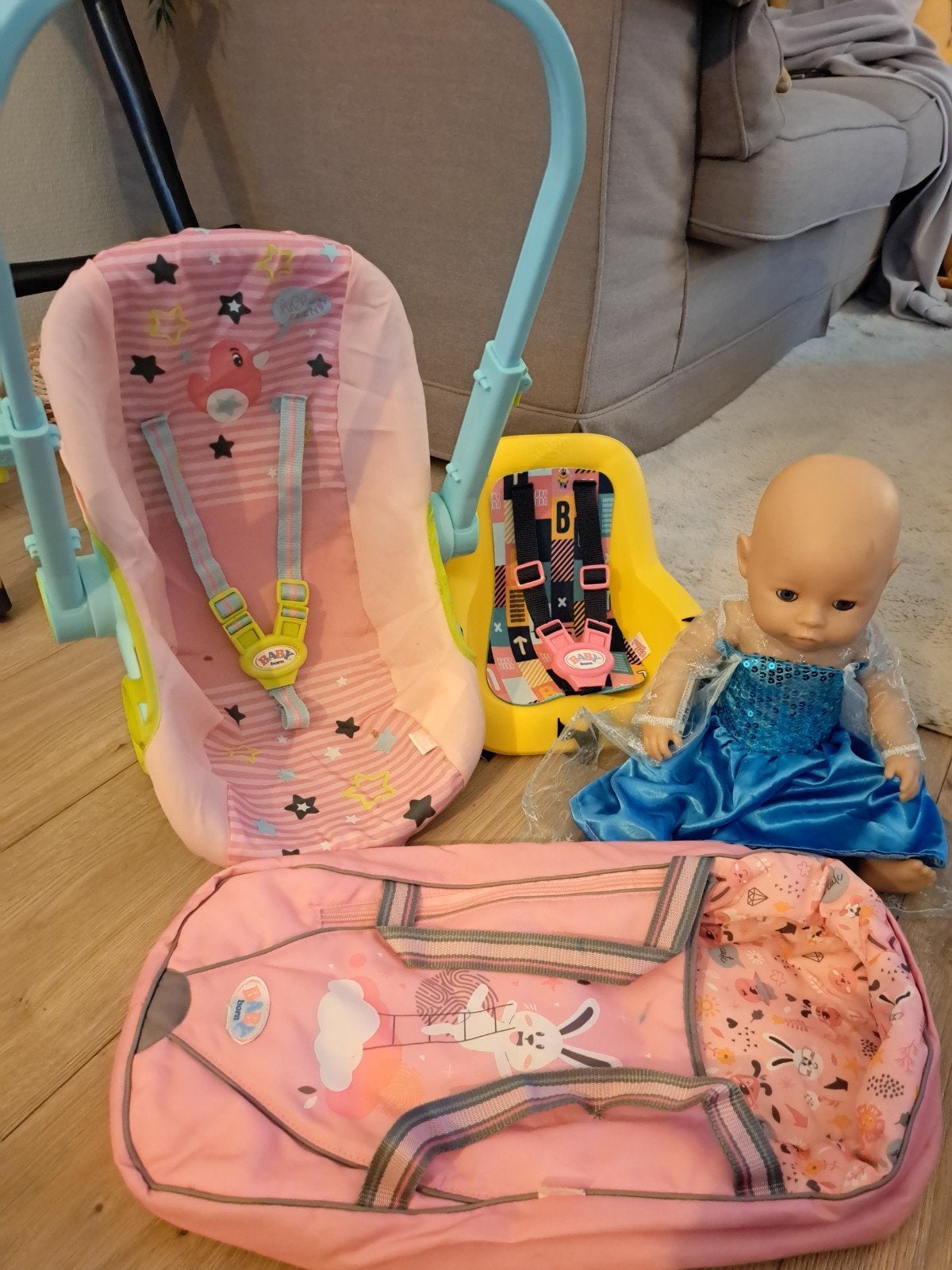 Baby Born pop, Maxi Cosi, fietszitje en draagzak, Ophalen, Zo goed als nieuw
