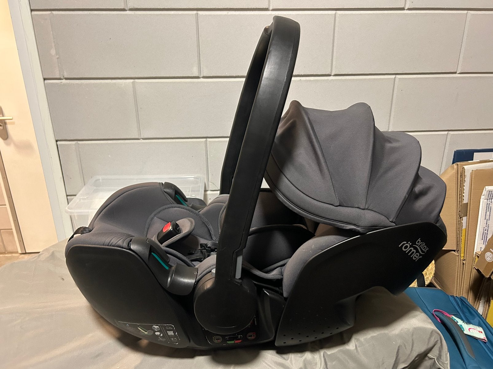 Britax Römer Baby-Safe Pro car seat (autostoeltje/maxi-cosi), Ophalen, Romer, Autogordel, Zo goed als nieuw