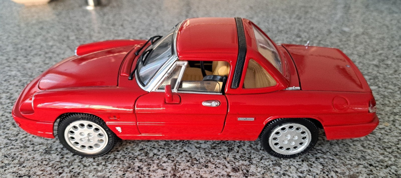 Jouef Evolution 1:18 Alfa Romeo Spider 1990, Ophalen of Verzenden, Zo goed als nieuw, Auto, Overige merken