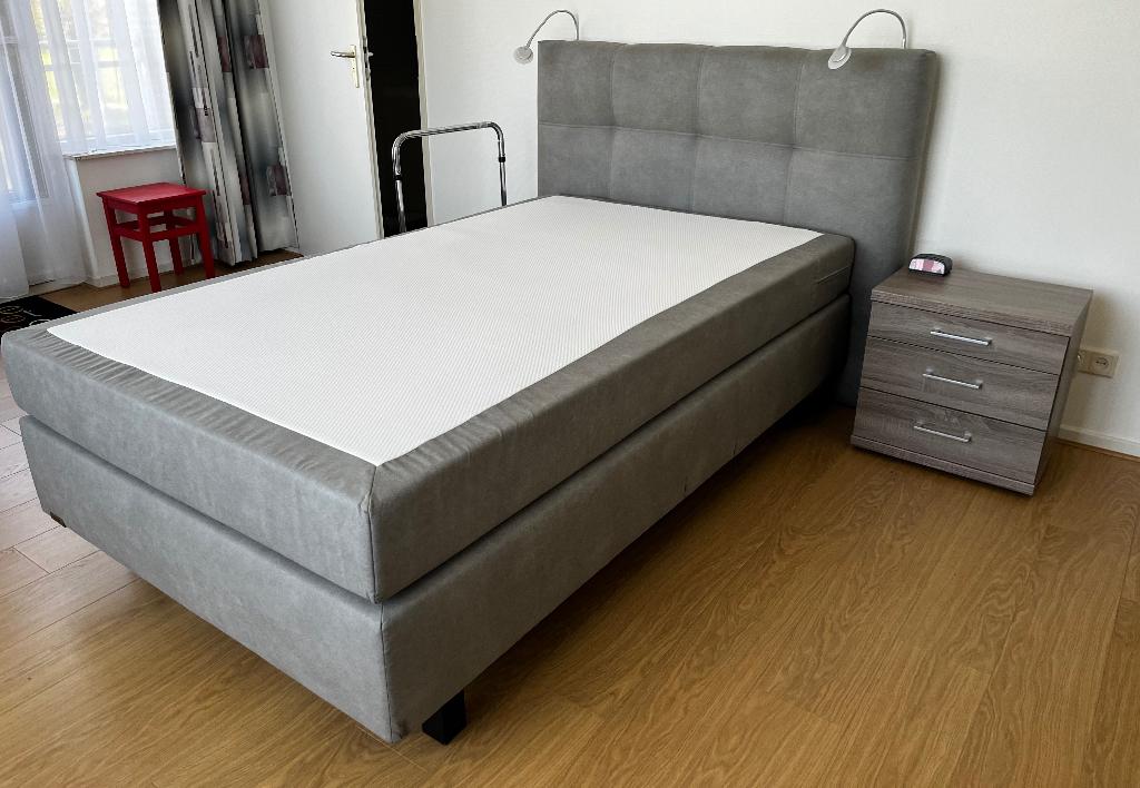Boxspring, Huis en Inrichting, Ophalen, Zo goed als nieuw, Twijfelaar, 120 cm