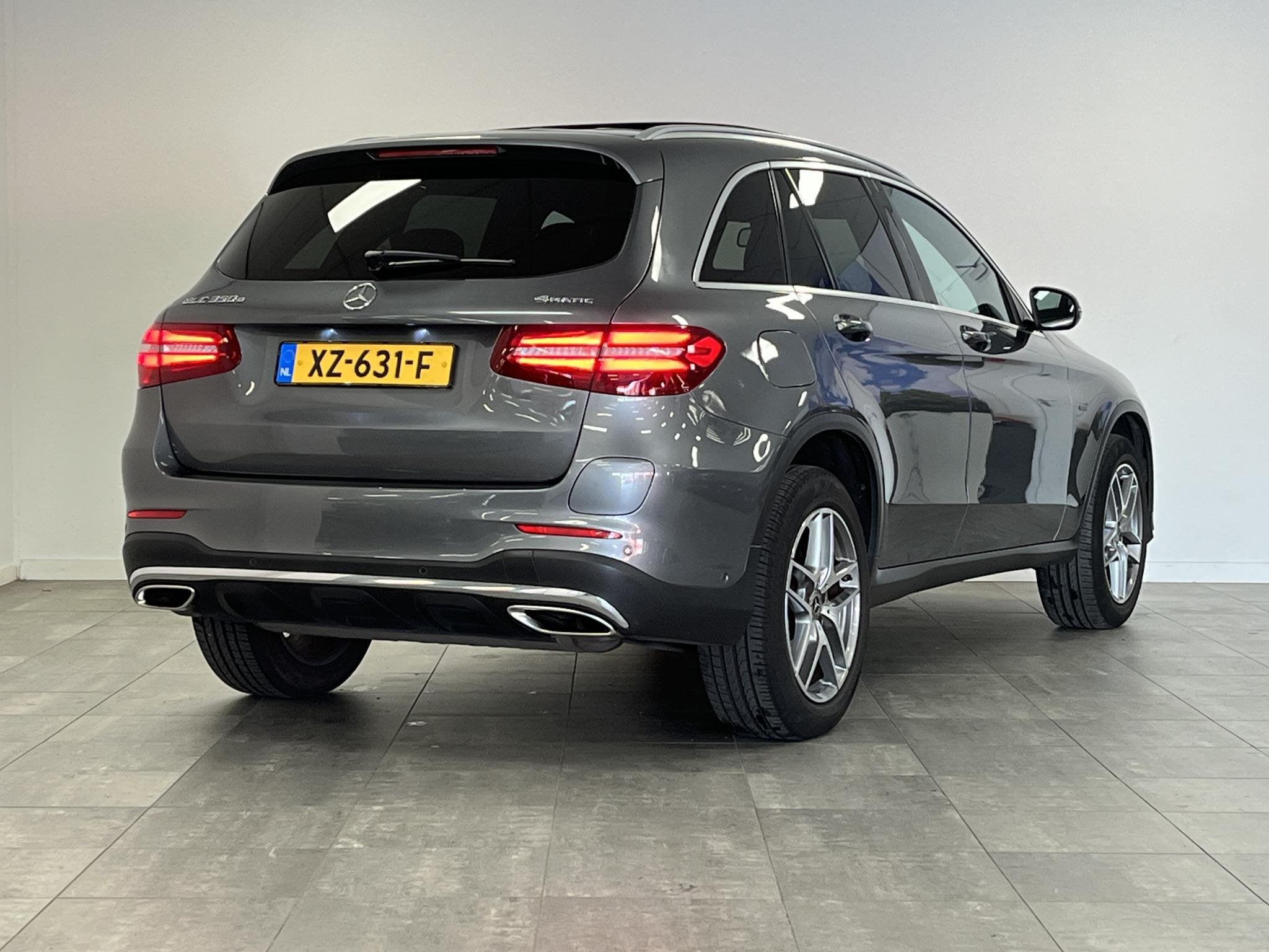 Mercedes-Benz GLC-klasse 350e 4MATIC Premium Plus AMG-Line e, Auto's, Automaat, Gebruikt, 4 cilinders, 2000 kg