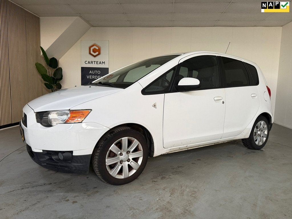 Mitsubishi Colt 1.3 Edition Two Airco, Trekhaak, LMV, Voorwielaandrijving, Euro 5, Gebruikt, 31 €/maand
