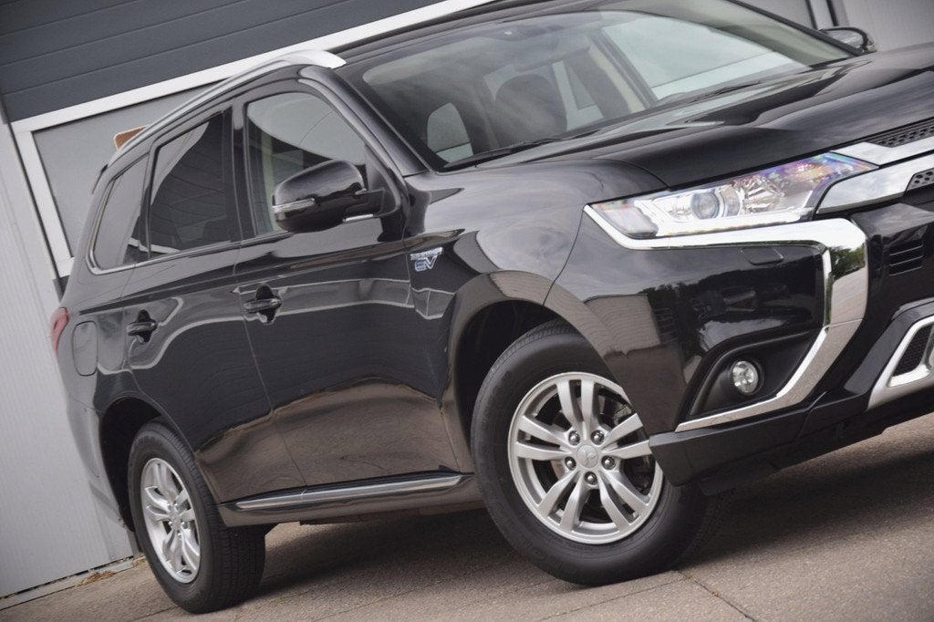 Mitsubishi Outlander 2.4 PHEV Pure APPLE CARPLAY/VERWARMDE V, Auto's, Mitsubishi, 4 cilinders, 1865 kg, Bedrijf, Vierwielaandrijving