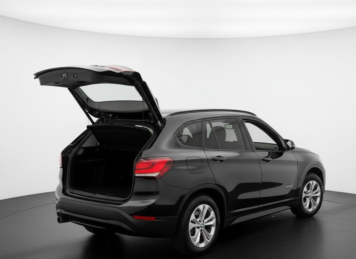 BMW X1 xDrive25e [PHEV] 221PK AUT. BUSINESS CAMERA/NAVI/HEAD, Auto's, BMW, 12 maanden, Gebruikt, Zwart, Zwart