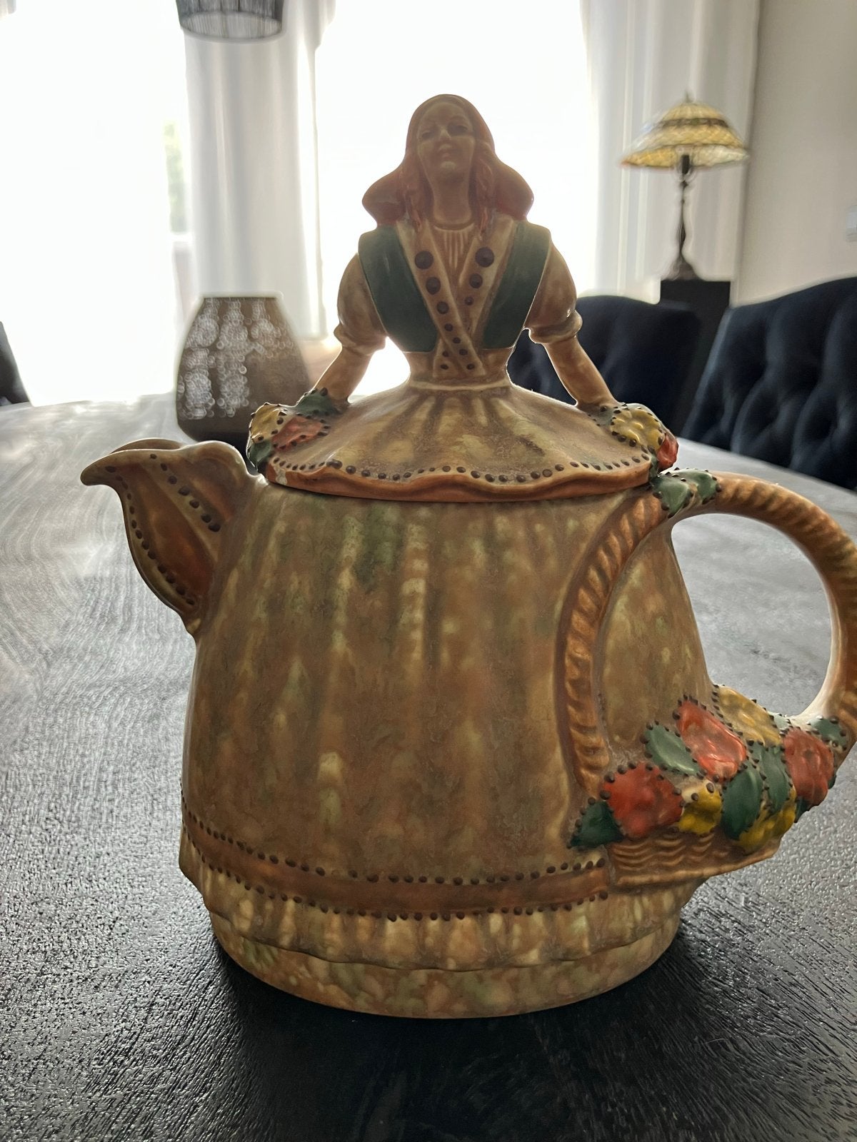 Antieke theepot met dame figuur - Uniek verzamelstuk, Antiek en Kunst, Antiek | Keramiek en Aardewerk, Ophalen of Verzenden