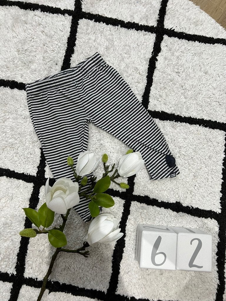 Heel goed wit grijs streep Z8 baby meisje legging jogger 62, Broekje, Meisje, Z8, Ophalen of Verzenden
