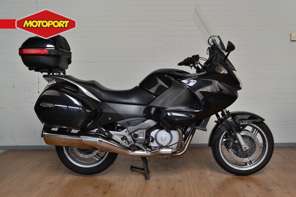 Honda NT 700 V Deauville (bj 2012), Motoren, Motoren | Honda, Dorneveld 180-184
B-1731  Zellik, BE, Honda Motor Europe, Bedrijf