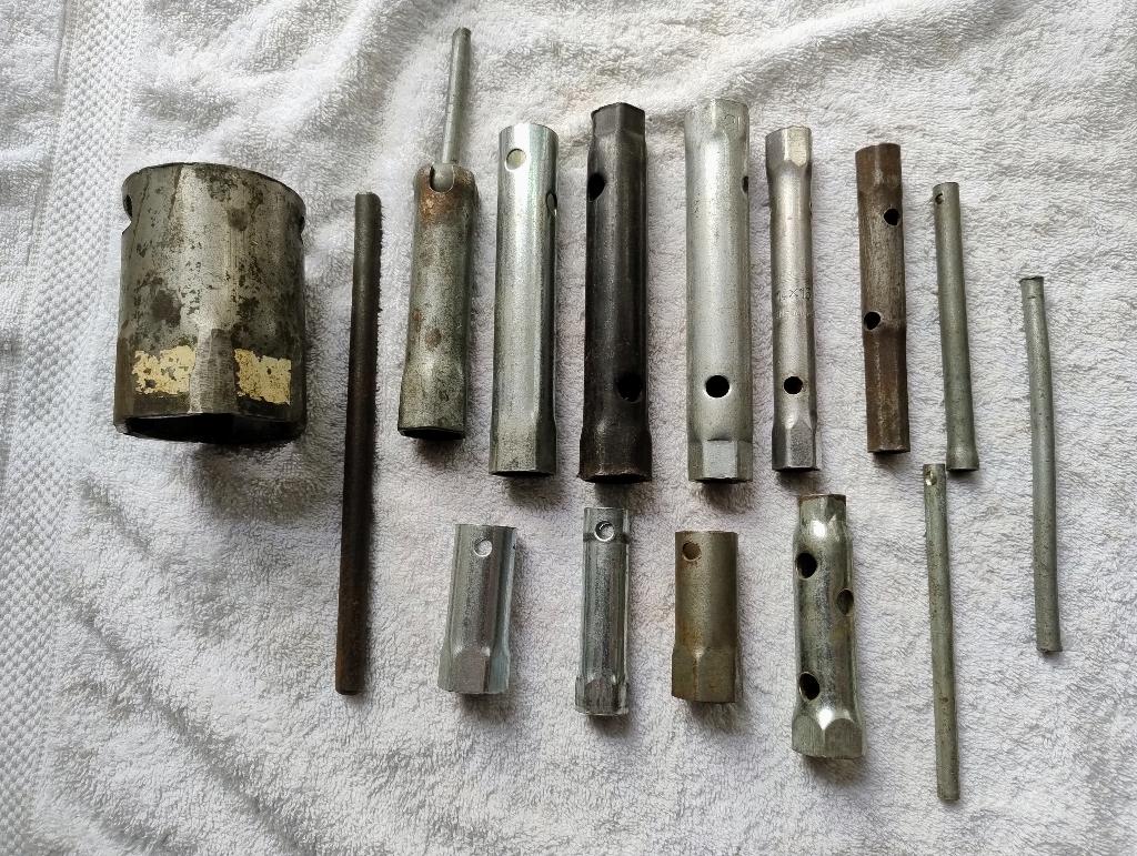 pijpsleutel grootste  55 mm kleinste 9  12 stuks + 4 pennen, Ophalen of Verzenden, Gebruikt