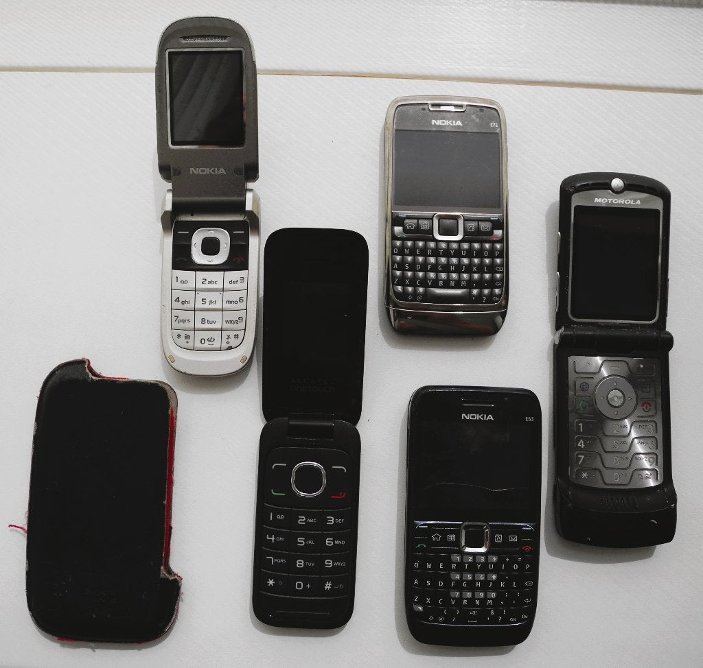 Set van 5 oude mobiele telefoons voor verzamelaar, Gebruikt, Geen camera, Zwart, Overige systemen
