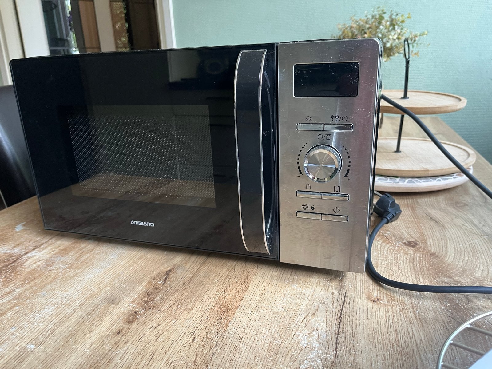 Ambiano 2-in-1 Magnetron - Z.g.a.n. met Grillfunctie, Ophalen, Combimagnetron, Grill, Zo goed als nieuw