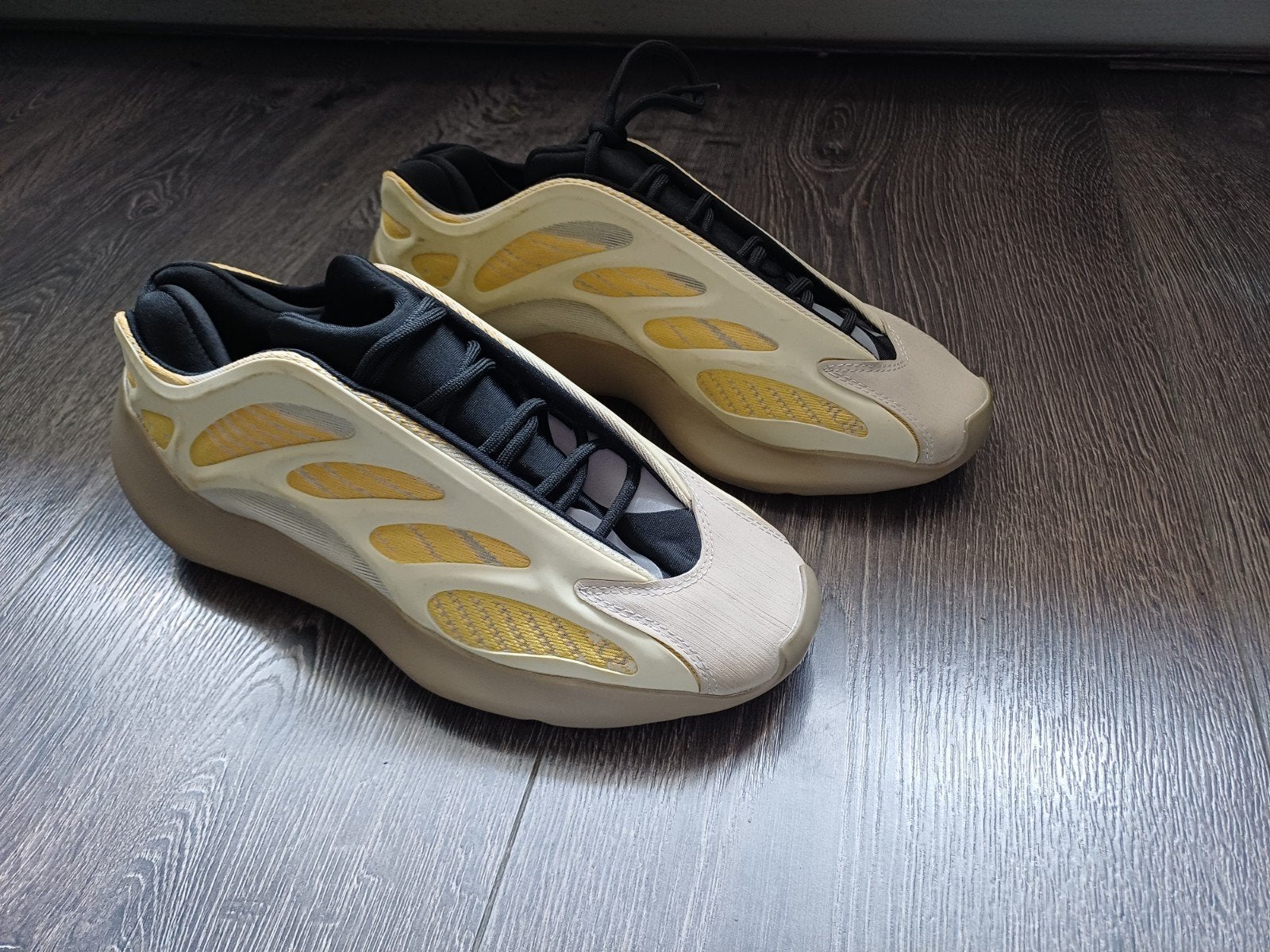 Adidas Yeezy 700 V3 Azael Sneakers - Maat 43 1/3, Overige kleuren, Ophalen of Verzenden, Adidas Yeezy, Sneakers of Gympen