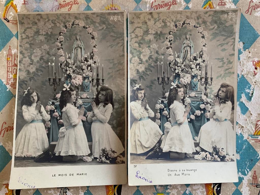1904 Biddende Communicantjes bij Mariabeeld (FR), Verzamelen, Ophalen of Verzenden, Voor 1920, Gelopen, Kinderen