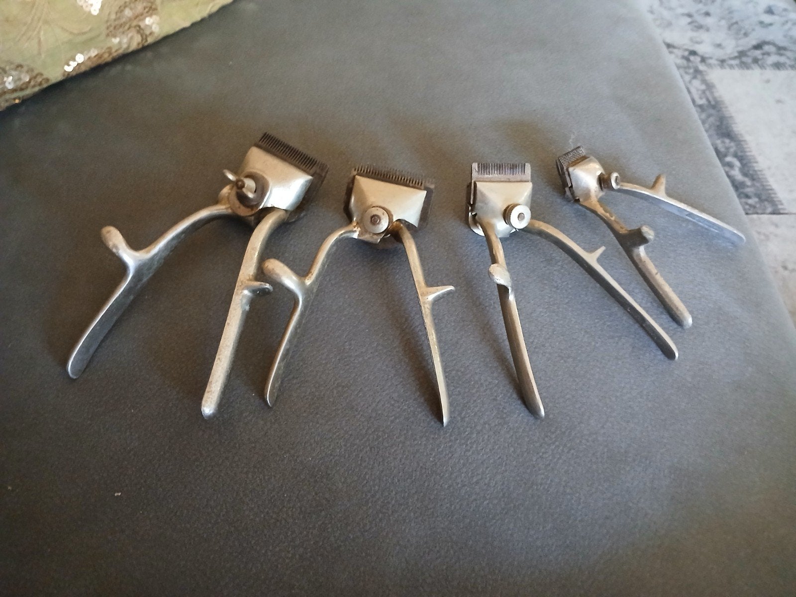 Set ouderwetse hand tondeuse's., Ophalen