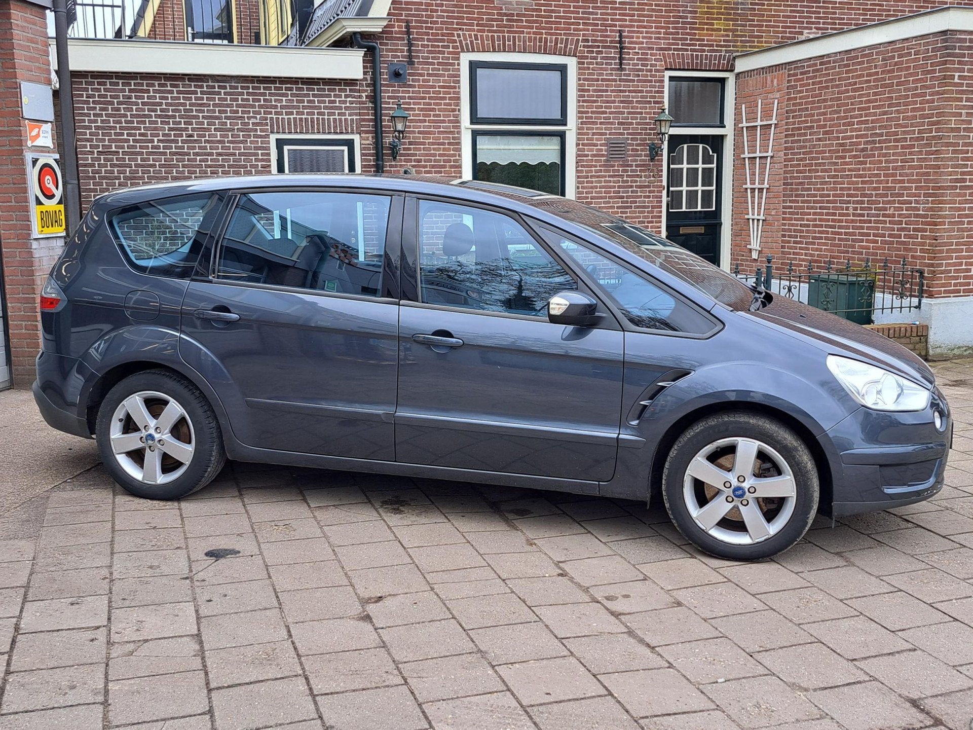 Ford S-Max 2.0-16V - TREKHAAK! (bj 2009), Voorwielaandrijving, 145 pk, Stof, Gebruikt