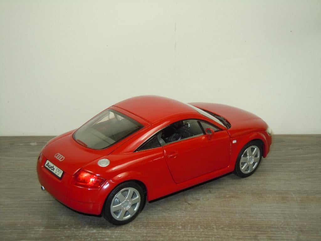 Audi TT Coupe - Revell 1:18, Duitsland, Auto, Verzenden, Revell