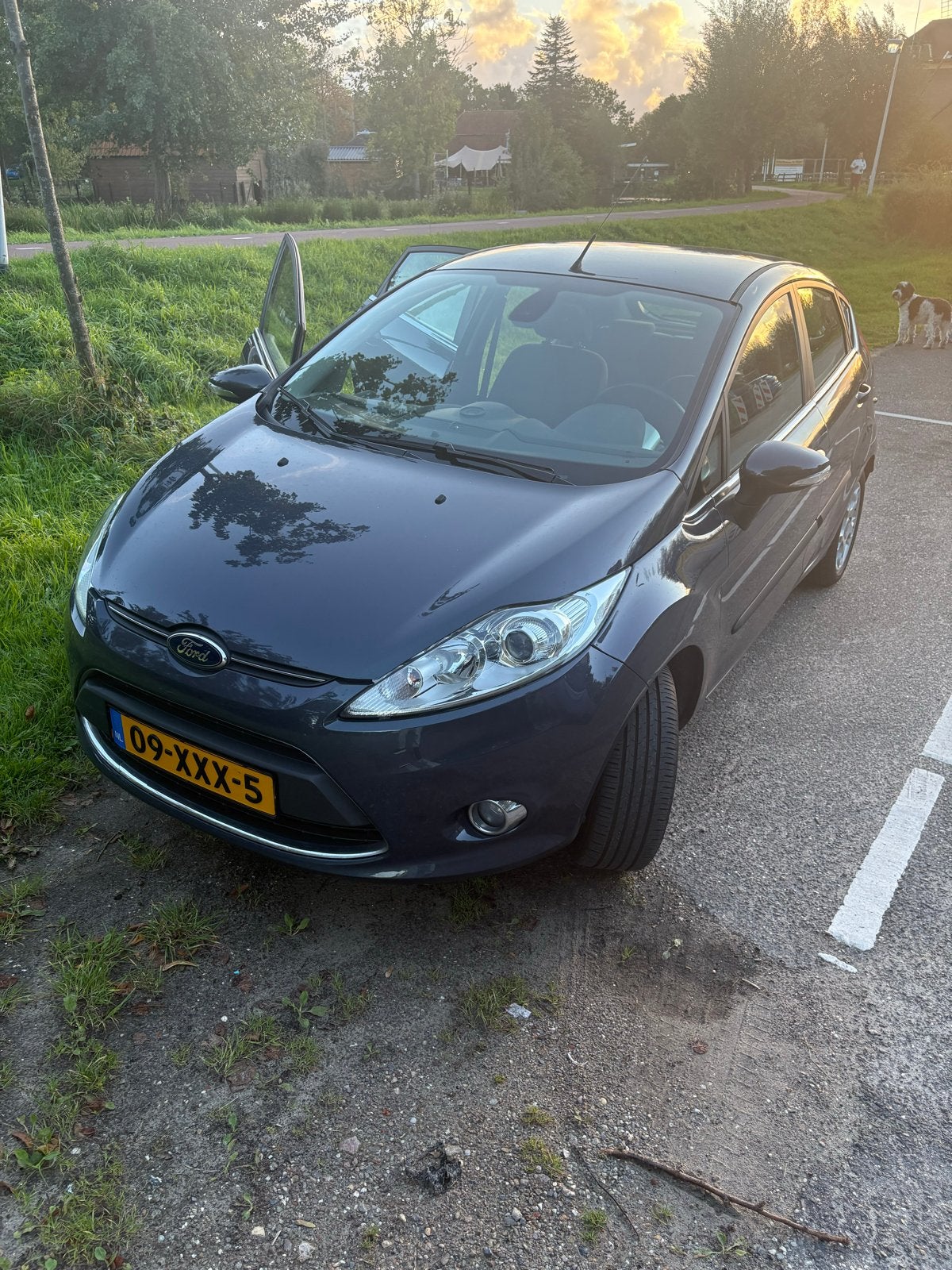 Ford Fiësta 1.4 71KW 5DR AUT 2012 Grijs, Auto's, Stof, 40 €/maand, 4 cilinders, Origineel Nederlands
