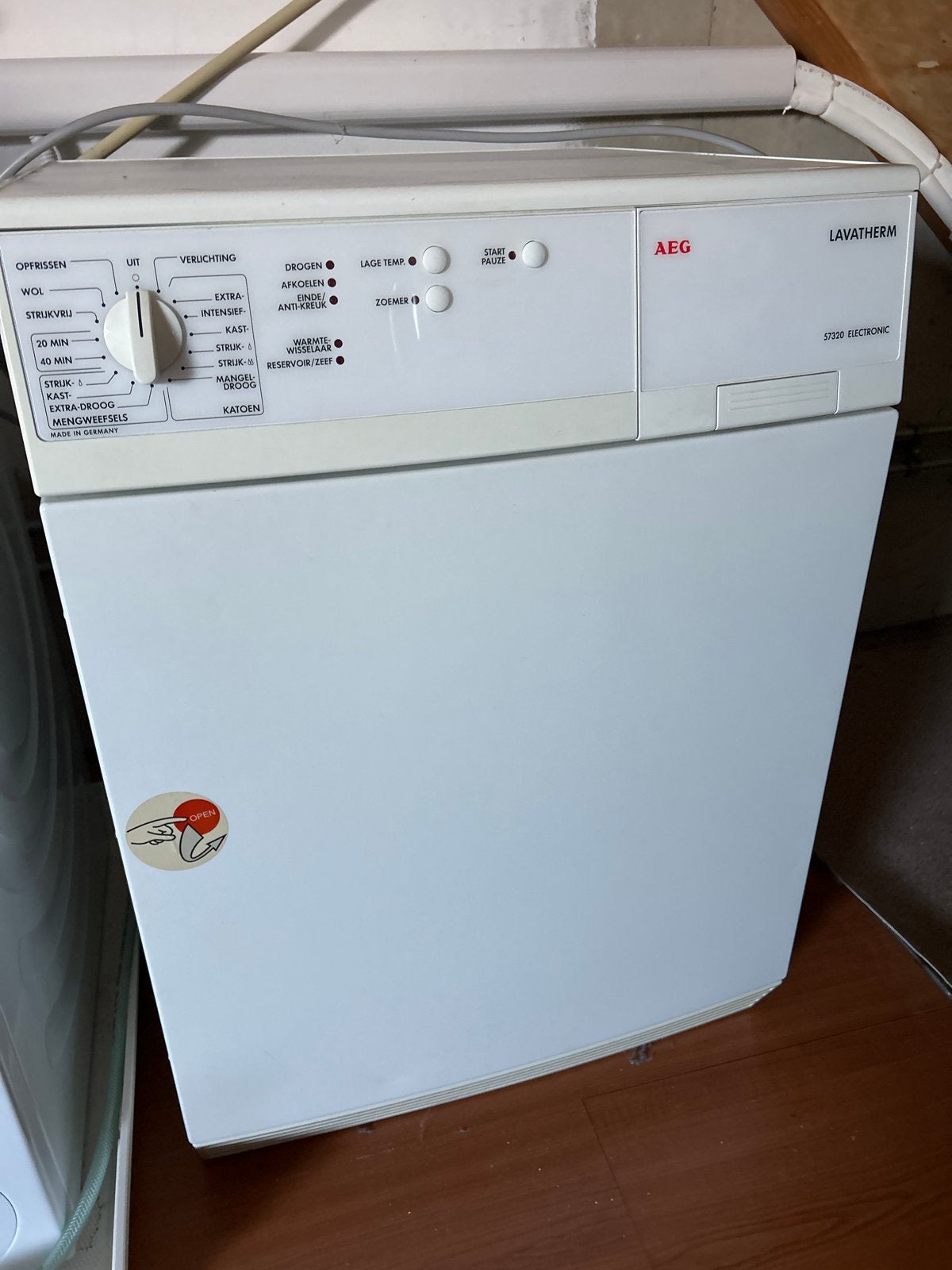 AEG Lavatherm 57320 Electronic Condensdroger, Witgoed en Apparatuur, Ophalen, 6 tot 8 kg, Gebruikt, Voorlader