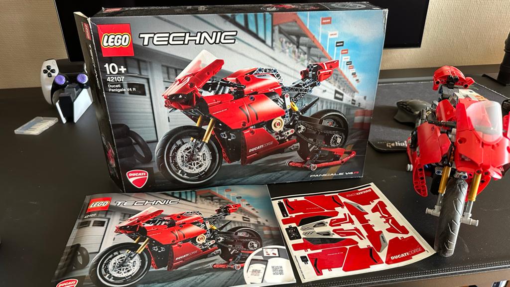 LEGO Technic Ducati Panigale V4 R (42107), Ophalen of Verzenden, Zo goed als nieuw
