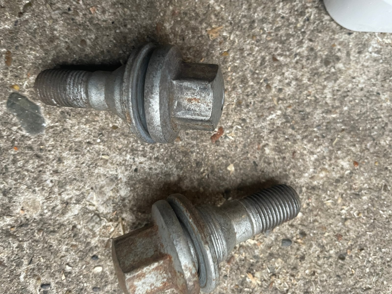 Peugeot wielbouten voor aluminium velgen, Ophalen, Gebruikt