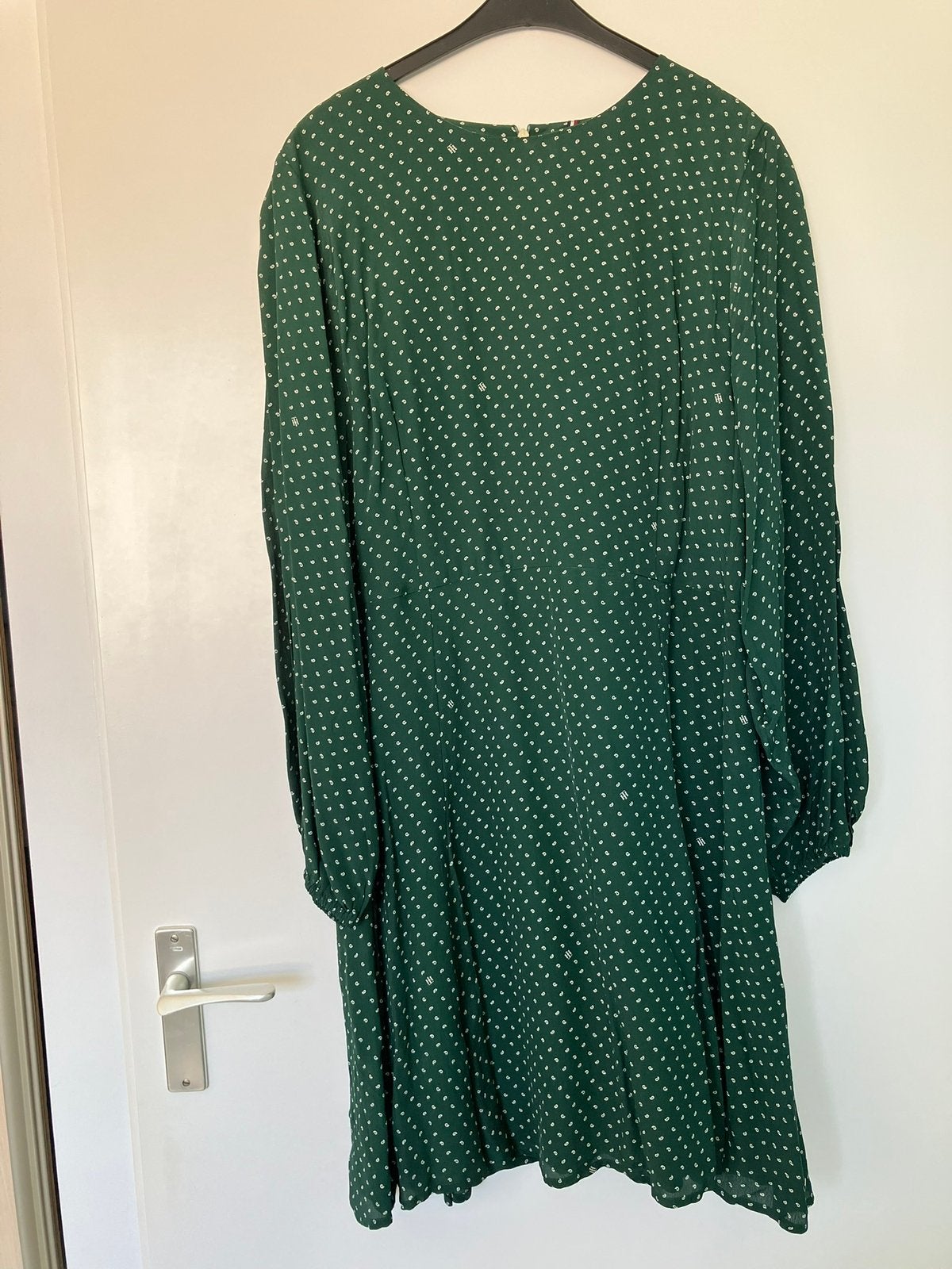 Tommy Hilfiger jruk groen maar 44 nieuw, Maat 42/44 (L), Nieuw, Ophalen of Verzenden, Knielengte