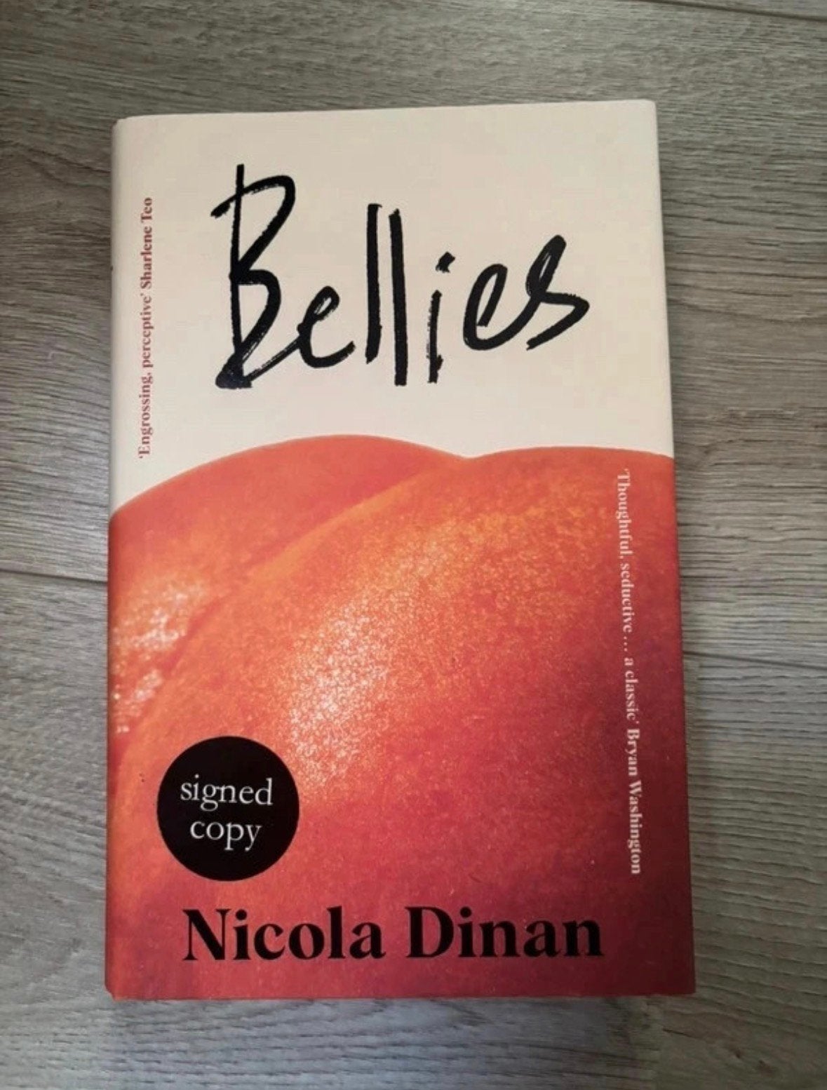 Bellies, Nicola Dinan (gesigneerd), Verzenden, Zo goed als nieuw, Fictie