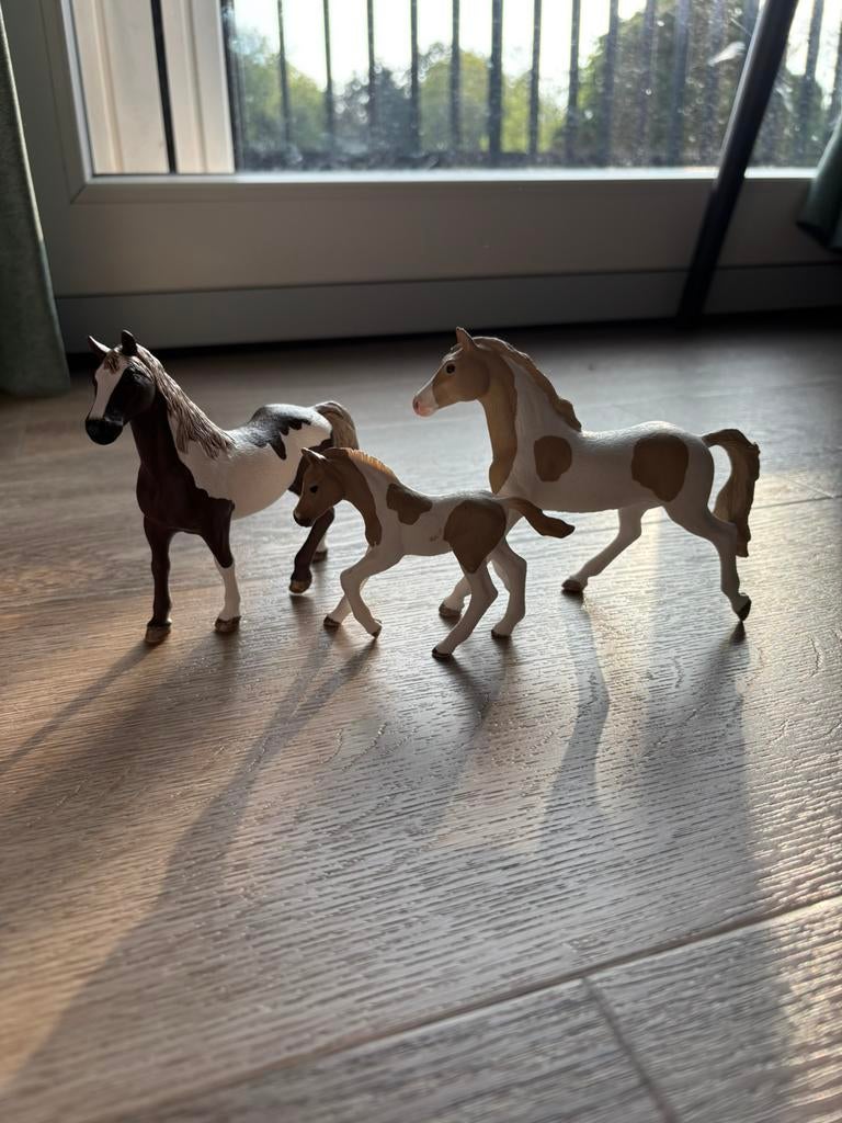 Schleich paint horse familie, Ophalen of Verzenden, Gebruikt, Paard, Beeldje of Figuurtje