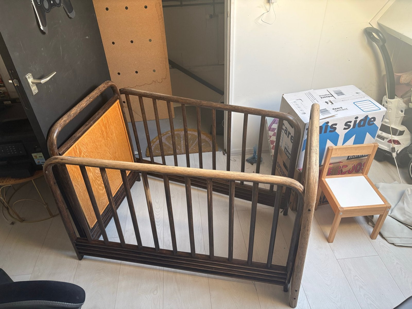 Gratis Vintage houten babybedje/wiegje project, Ophalen