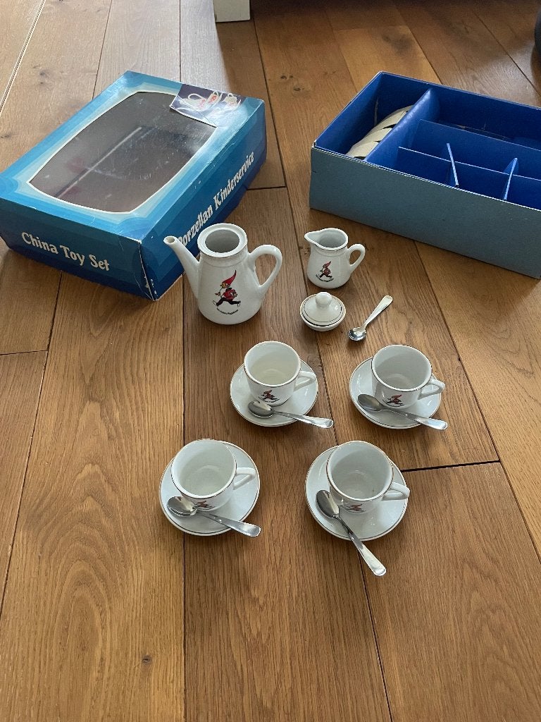 Compleet van Nelle Piggelmee servies, Ophalen, Zo goed als nieuw, Porselein, Compleet servies
