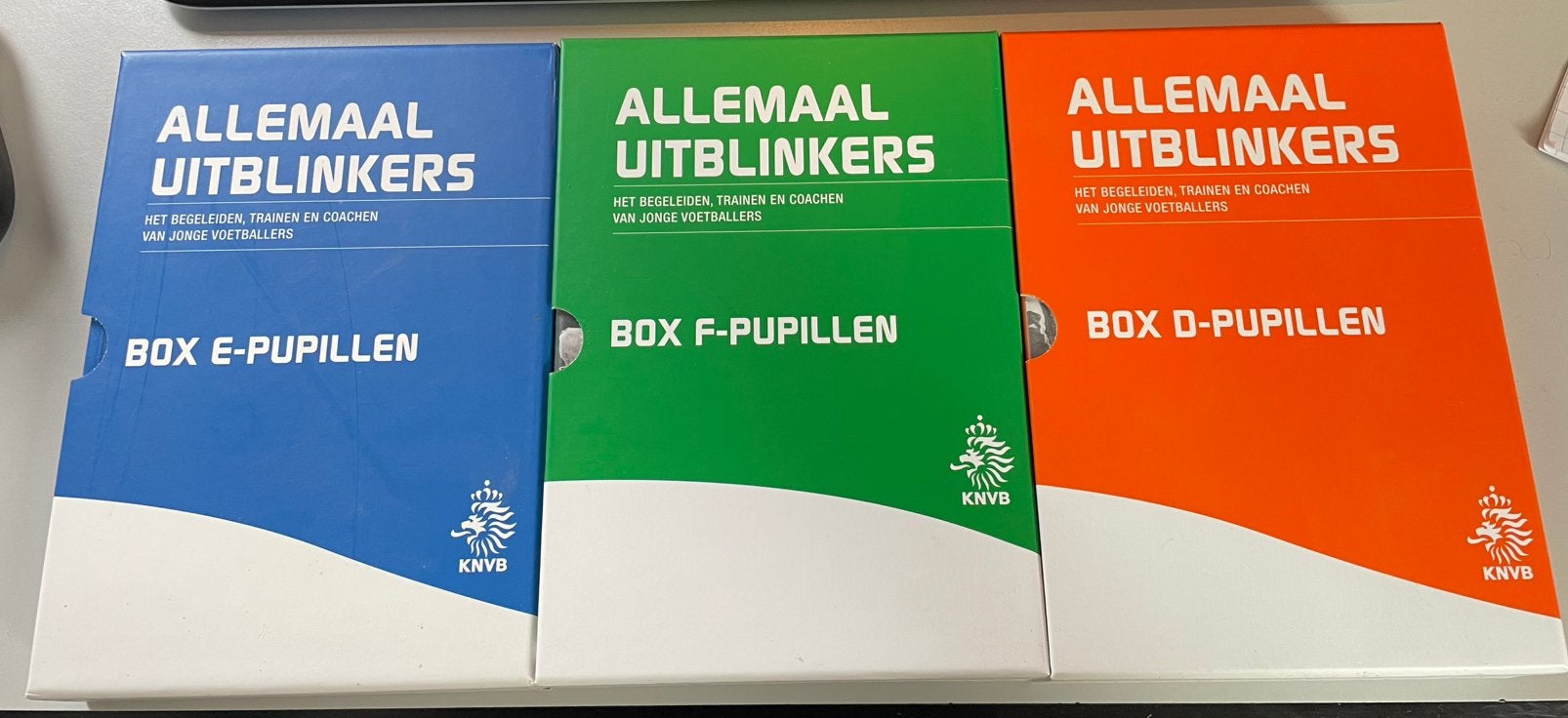 KNVB Allemaal Uitblinkers: D-, E- en F-pupillen Coachmateria, Boeken, Ophalen of Verzenden, Zo goed als nieuw, Balsport