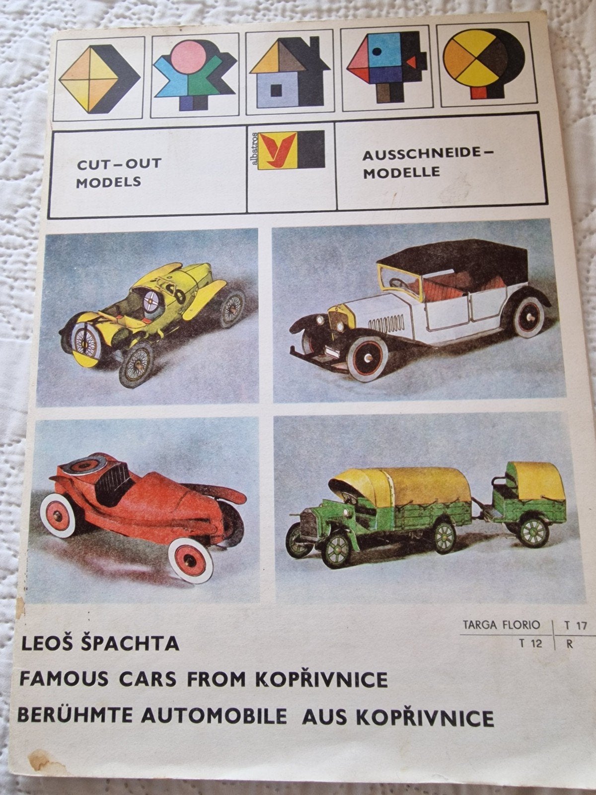 Leoš Špachta - Famous Cars from Kopřivnice - Cut-Out Models, Ophalen of Verzenden, Gebruikt, Overige typen, Overige merken
