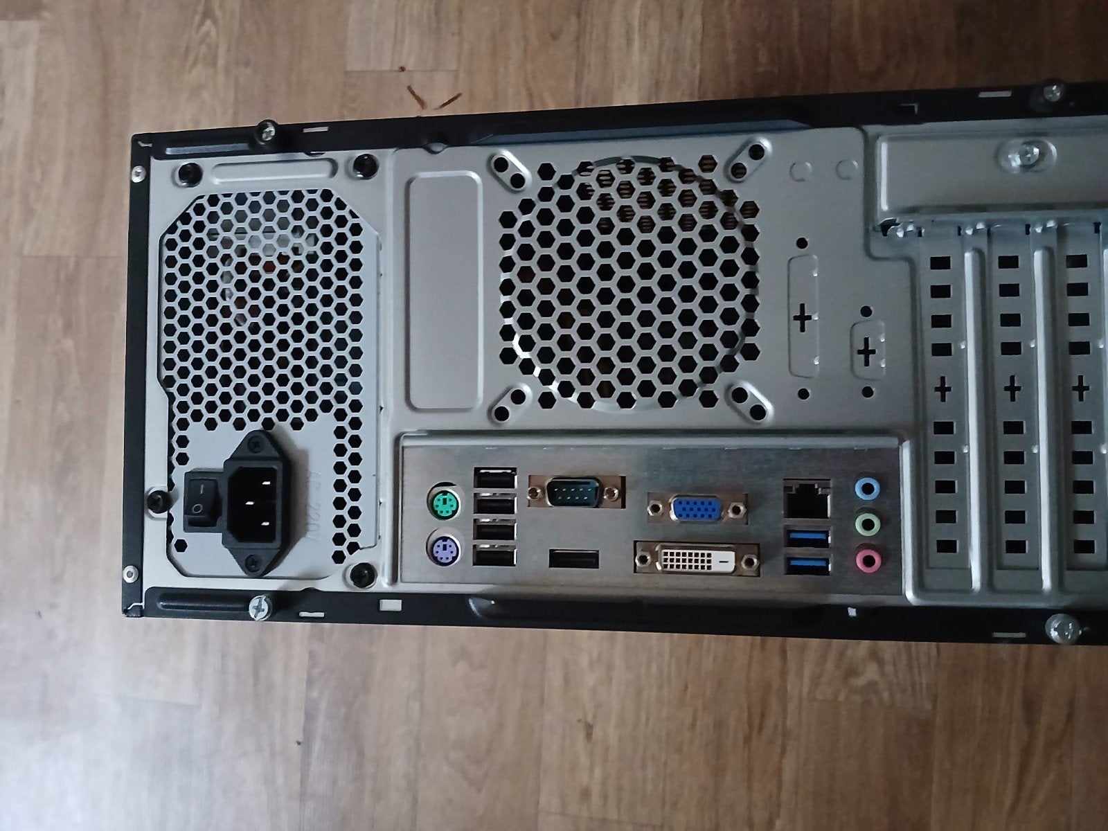 Desktop computer met DVD-speler en USB 3.0, Onbekend, Gebruikt, Minder dan 4 GB, Onbekend