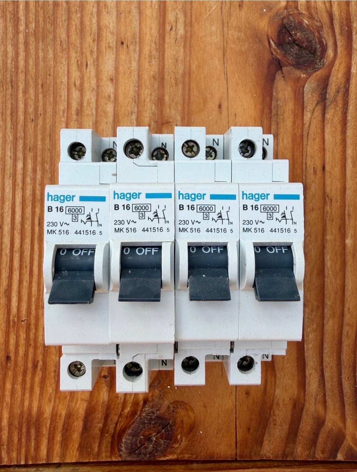 4 Stuks Hager Installatieautomaat MK516 (B16), Ophalen of Verzenden, Gebruikt, Hager, Installatieautomaat