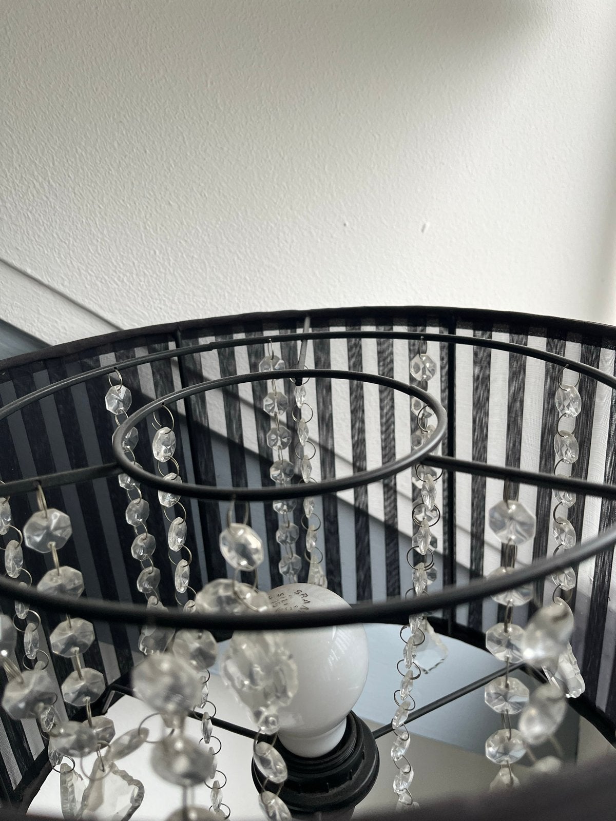 Moderne vloerlamp met kristallen details, Huis en Inrichting, Lampen | Vloerlampen, Ophalen, Gebruikt, Glas, 150 tot 200 cm
