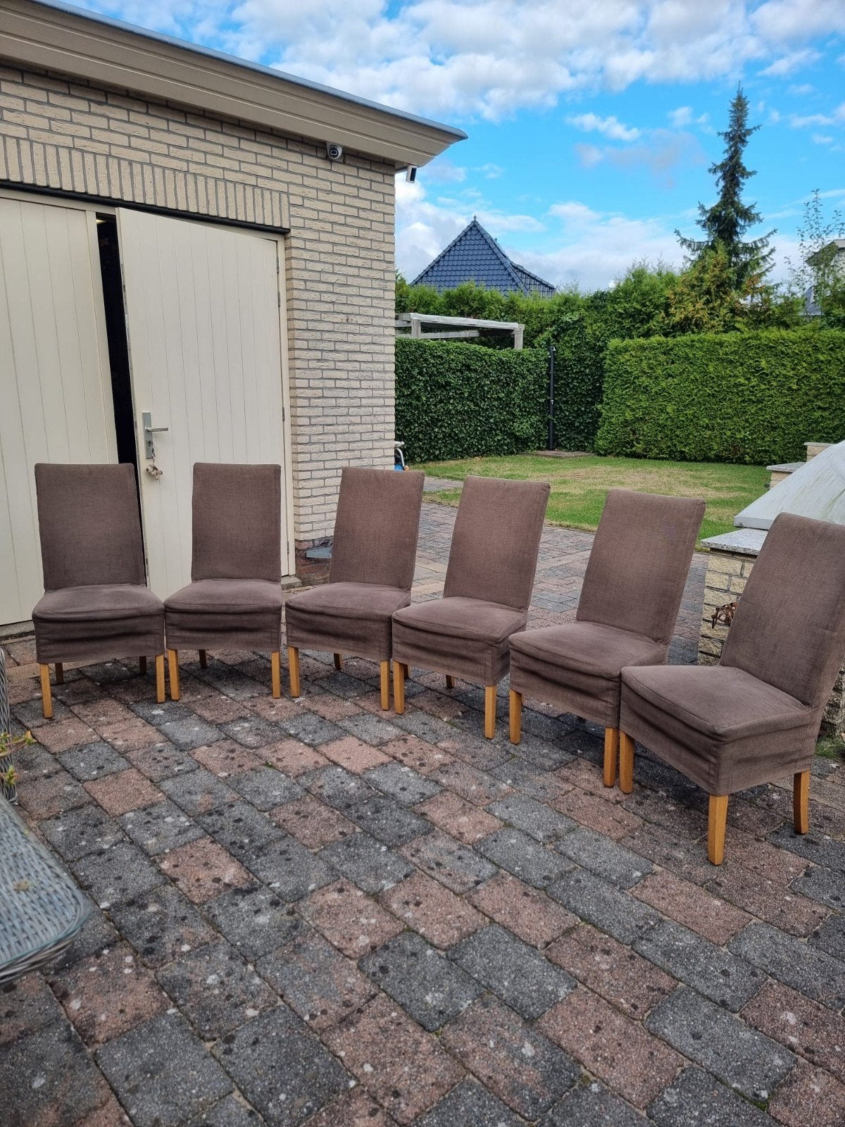8 bruine eetkamerstoelen gratis op te halen, Ophalen, Gebruikt, Bruin, Stof