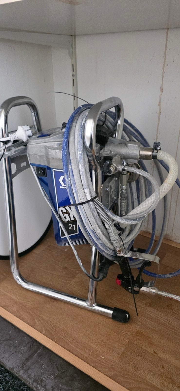 Graco spuitmachine 1 x gebruik. € 750 euro, Doe-het-zelf en Verbouw, Schildersmaterialen, Ophalen of Verzenden, Zo goed als nieuw