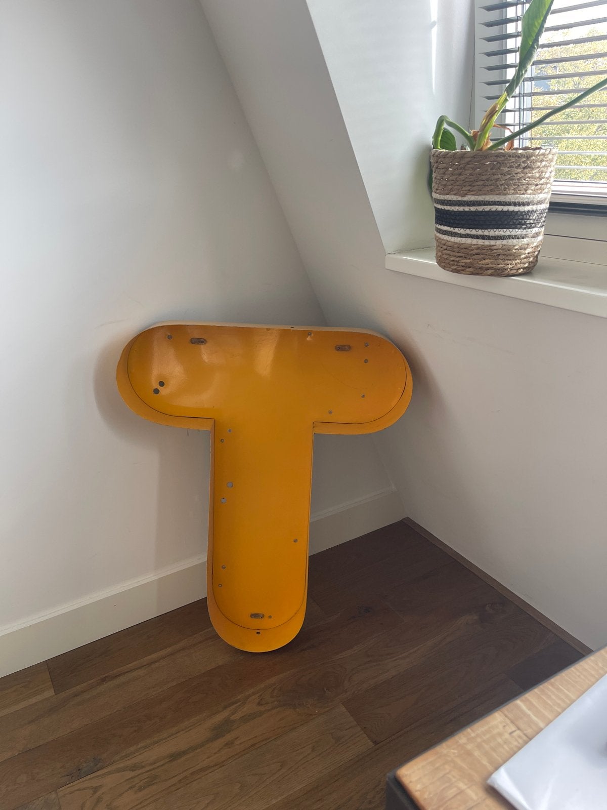 Vintage Gele Lichtbak Letter 'T' - Decoratieve Blikvanger, Ophalen of Verzenden