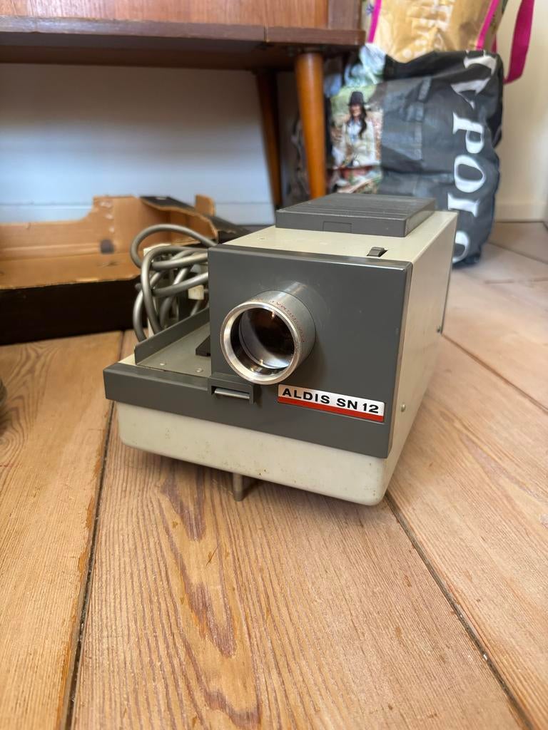 Vintage Aldis SN 12 Diaprojector met dia's - Getest en werkt, Ophalen of Verzenden, Zo goed als nieuw, Met scherm