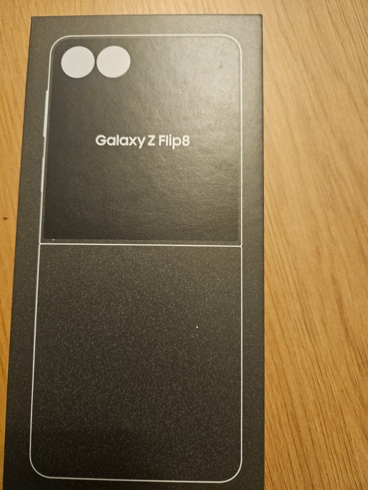 Foto 2 van Samsung Galaxy Z Flip 8 - Zo goed als nieuw