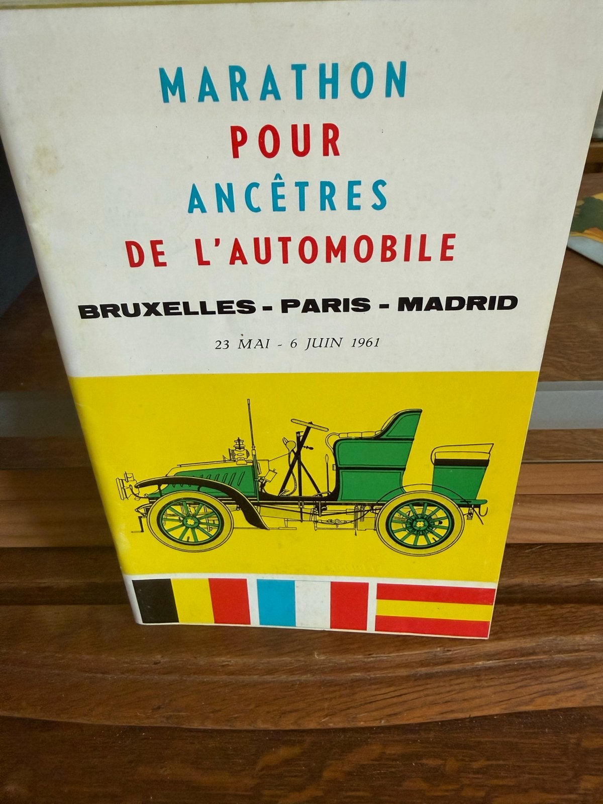 Marathon voor Oude Auto's Brussel-Parijs-Madrid 1961, Boeken, Ophalen of Verzenden, Zo goed als nieuw, Algemeen