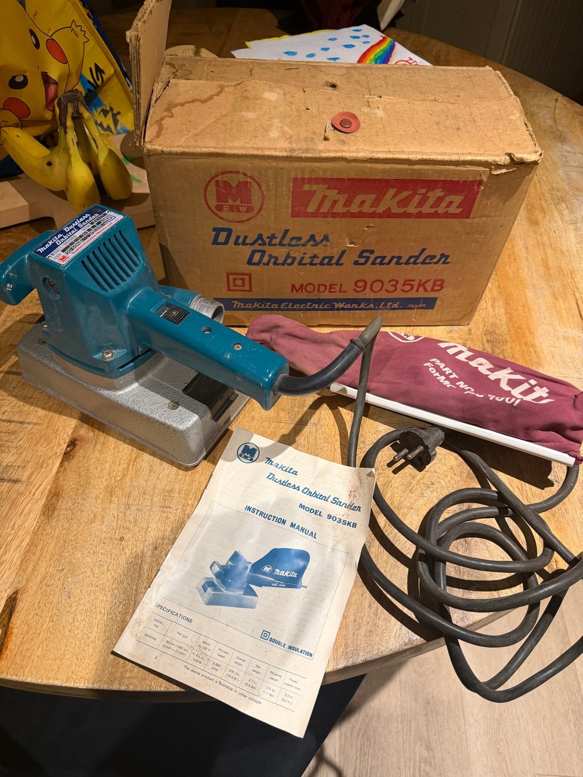 Makita Dustless Orbital Sander Model 9035KB met doos, Doe-het-zelf en Verbouw, Gereedschap | Schuurmachines, Ophalen of Verzenden