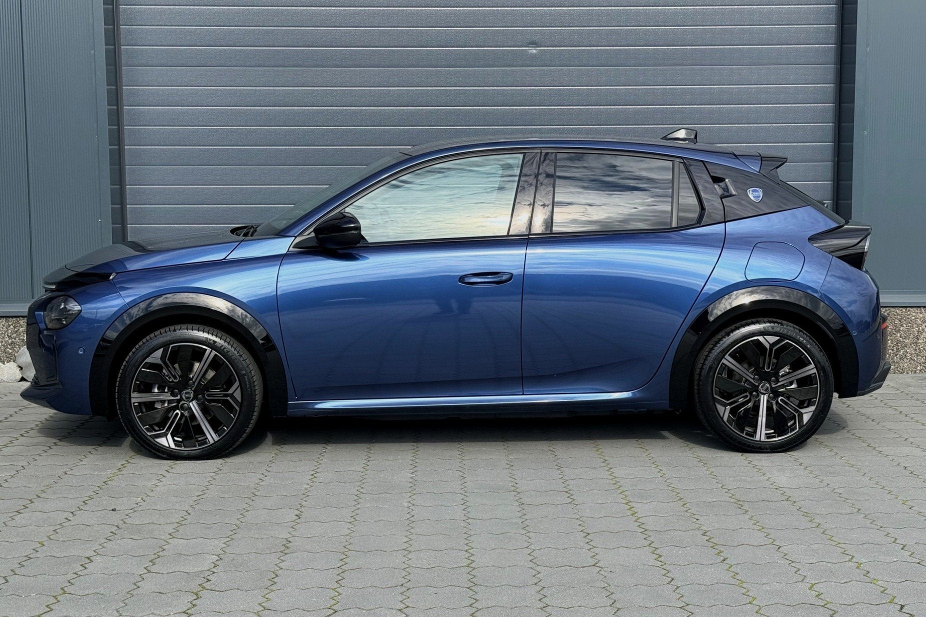 Lancia Ypsilon Edizione Cassina Limitata 51 kWh ZEER COMPLEE, Auto's, Dealer onderhouden, Gebruikt, 156 pk, Blauw
