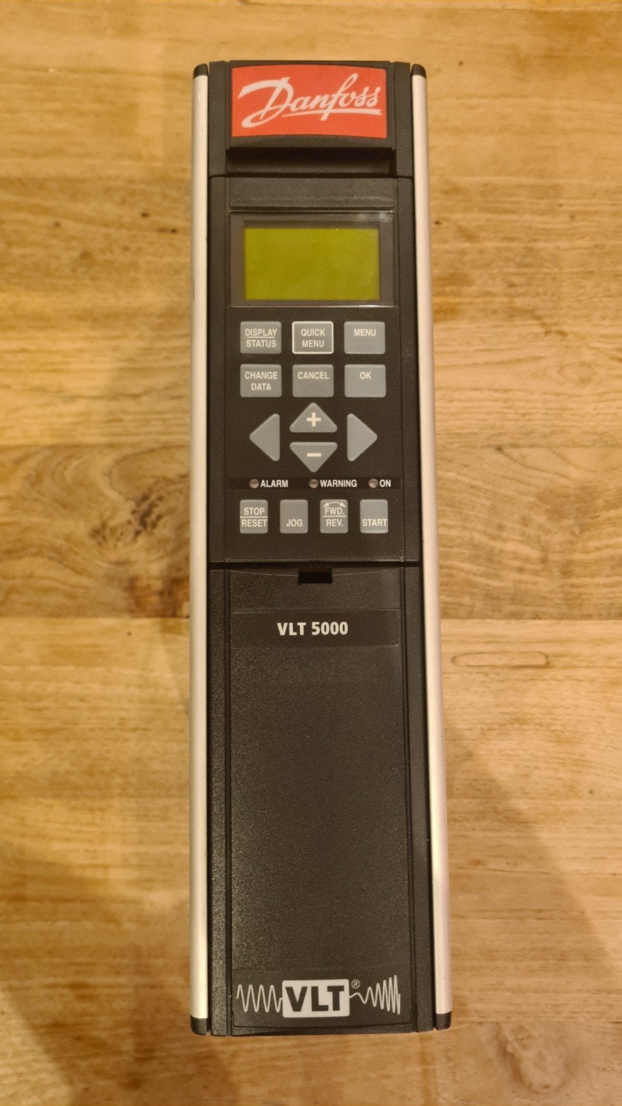 Danfoss VLT 5000 Frequentieregelaar VLT5002PT5B20STR3DLF00A0, Hobby en Vrije tijd, Elektronica-componenten, Ophalen of Verzenden