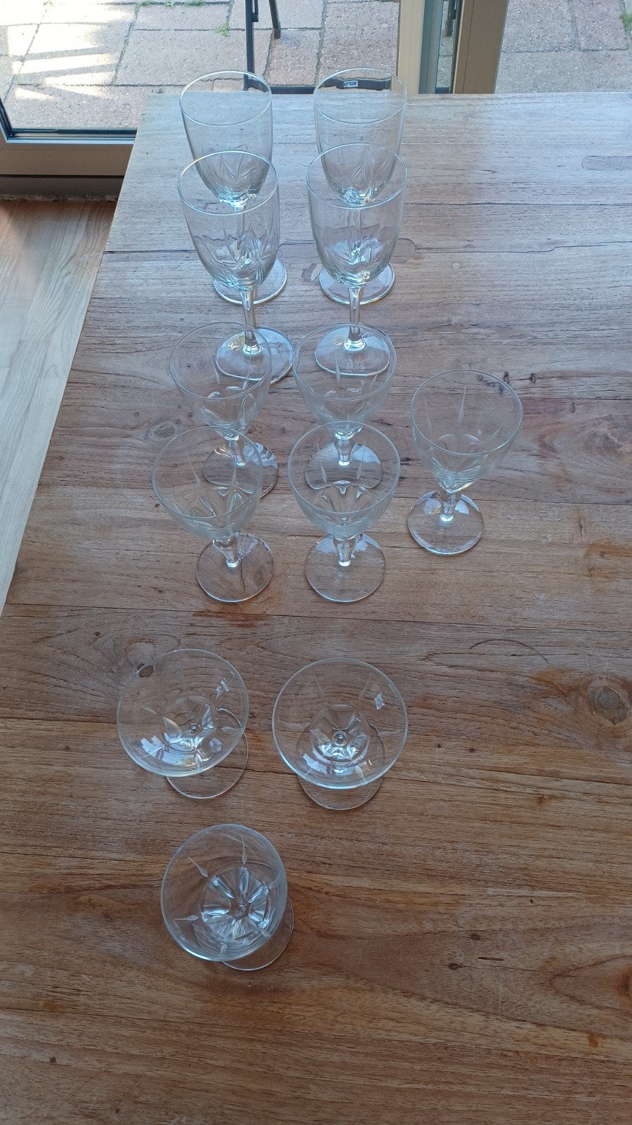 Set van 12 kristallen glazen - wijnglazen en dessertcoupes, Antiek en Kunst, Antiek | Glas en Kristal, Ophalen
