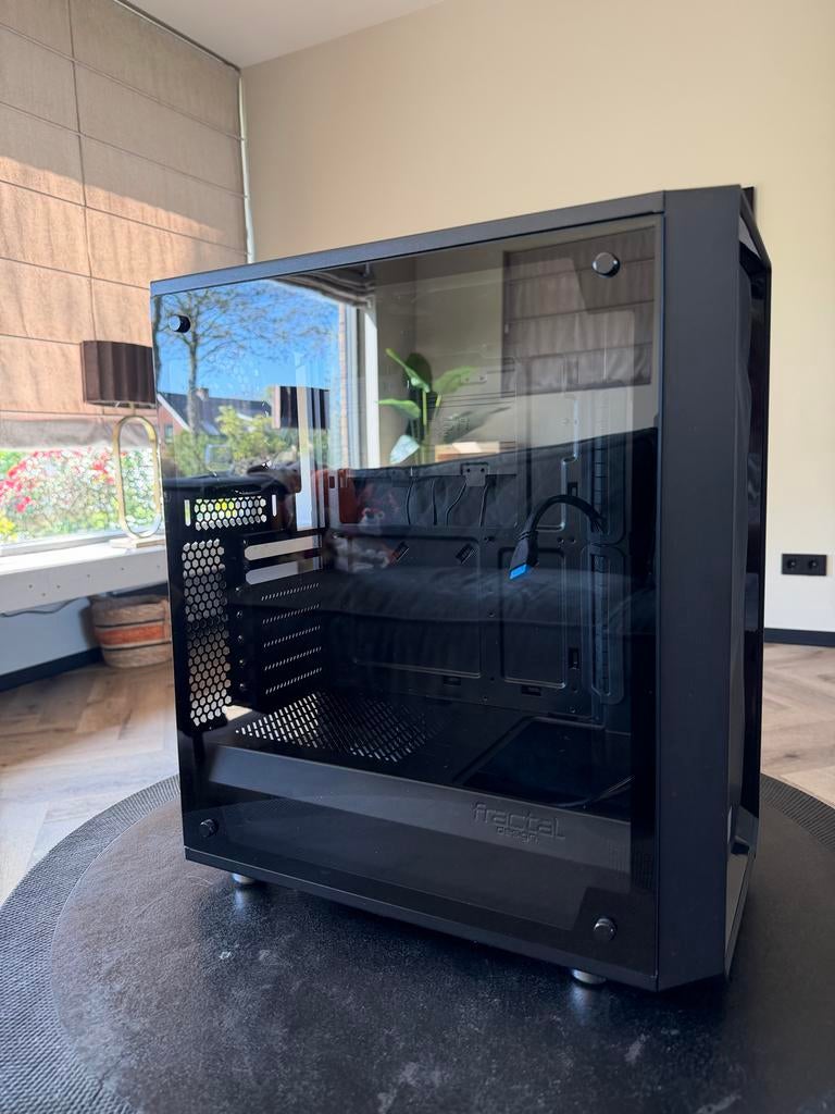 Fractal Design ATX Behuizing met Tempered Glass, Computers en Software, Computerbehuizingen, Ophalen of Verzenden, Zo goed als nieuw