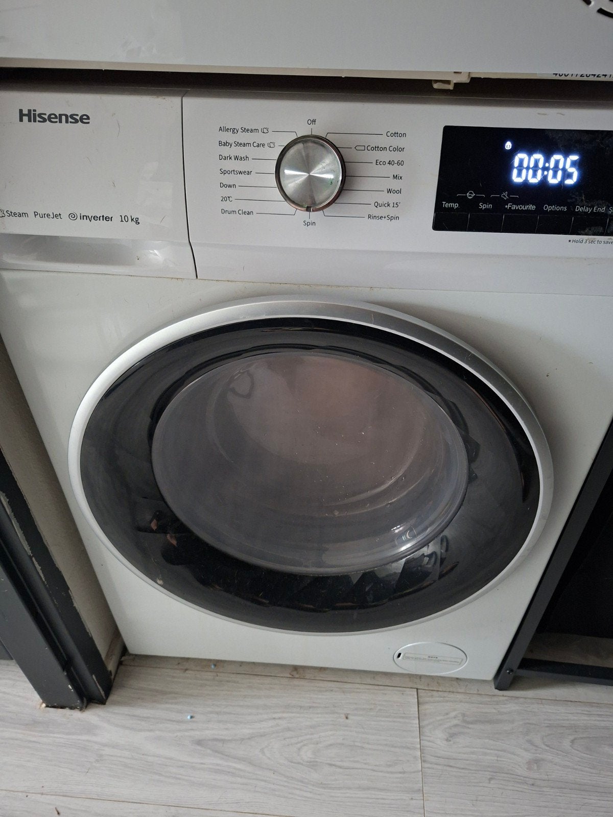 HISENSE 10 KILO - Steamjet - 1400 tpm - 15 min was - etc, Ophalen, 1200 tot 1600 toeren, Minder dan 85 cm, 8 tot 10 kg
