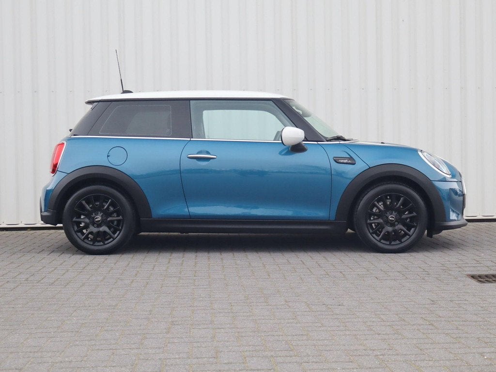 MINI 3-Deurs 1.5 136pk AUT Cooper Camden Edition | Navigatie, 12 maanden, 136 pk, Gebruikt, Leder en Stof