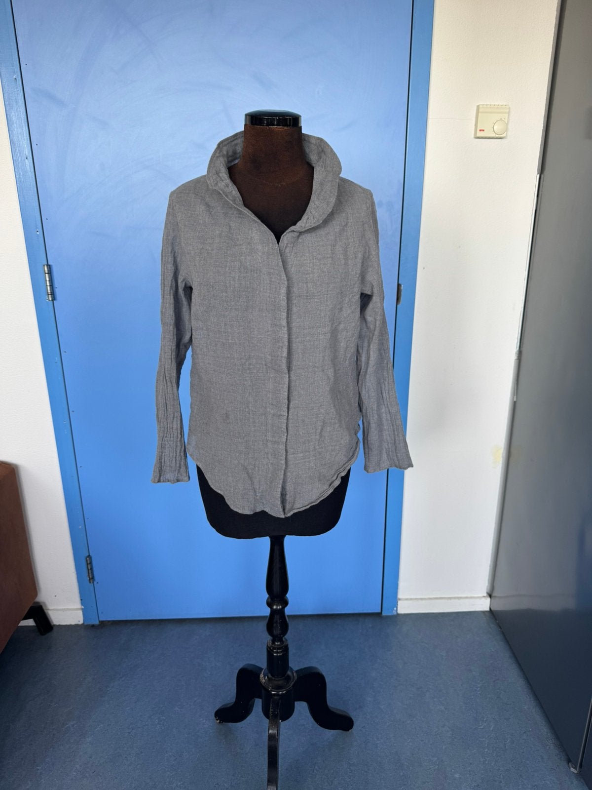 Women's thin COS wool shirt. Sizes S-M, Kleding | Dames, Blouses en Tunieken, Verzenden, Zo goed als nieuw