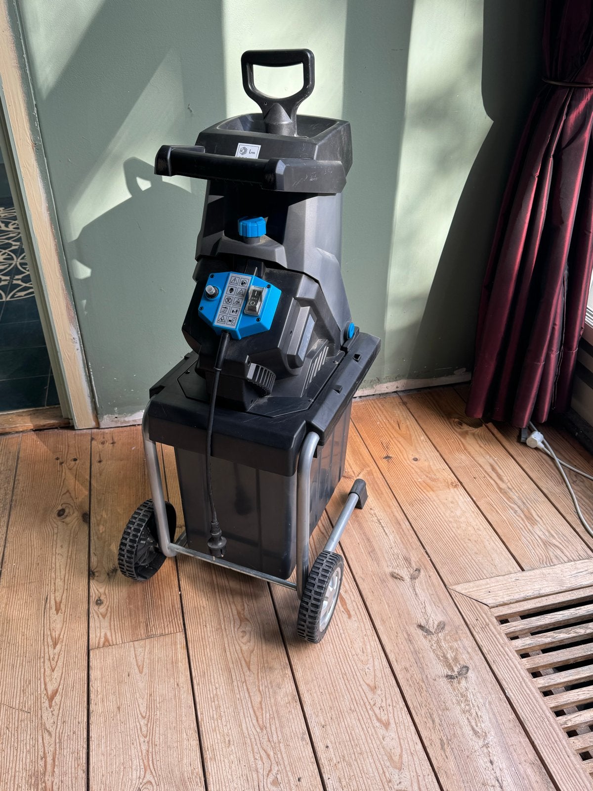 GAMMA Hakselaar 2500W H-2500K - Zo goed als nieuw, Ophalen, Zo goed als nieuw, Elektrisch, Met opvangbak