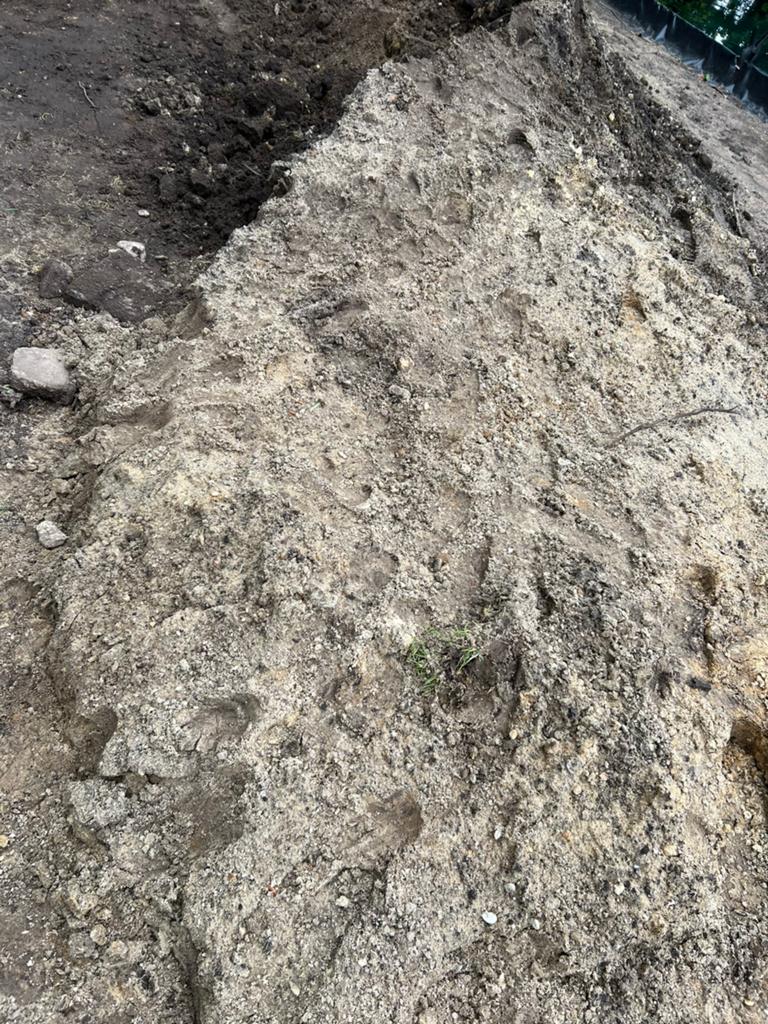 Aarde grond zwart zand en geel wit los zand gratis ophalen, Tuin en Terras, Zand, Ophalen of Verzenden, Zo goed als nieuw, Overige typen